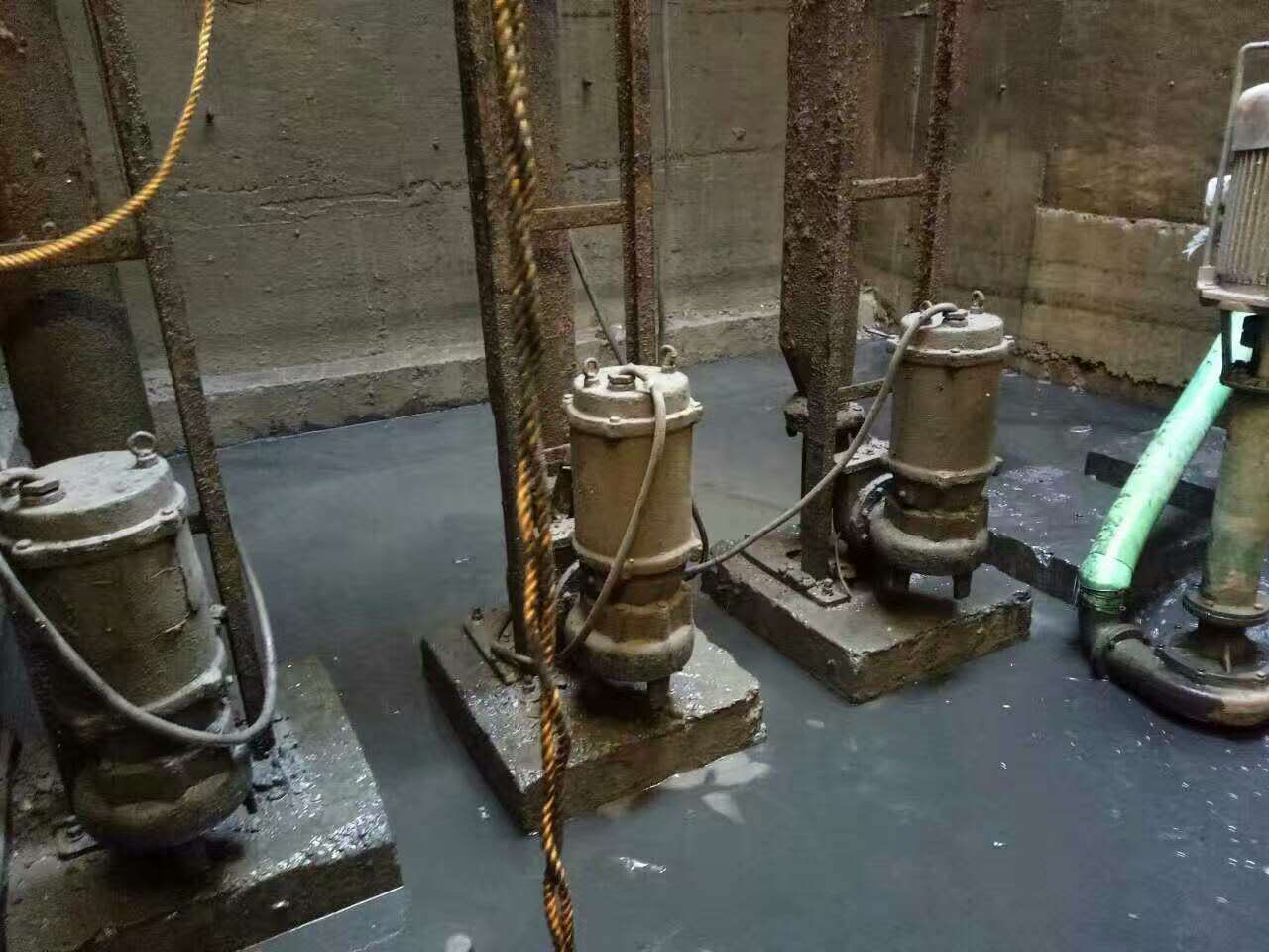 润州污水池清理